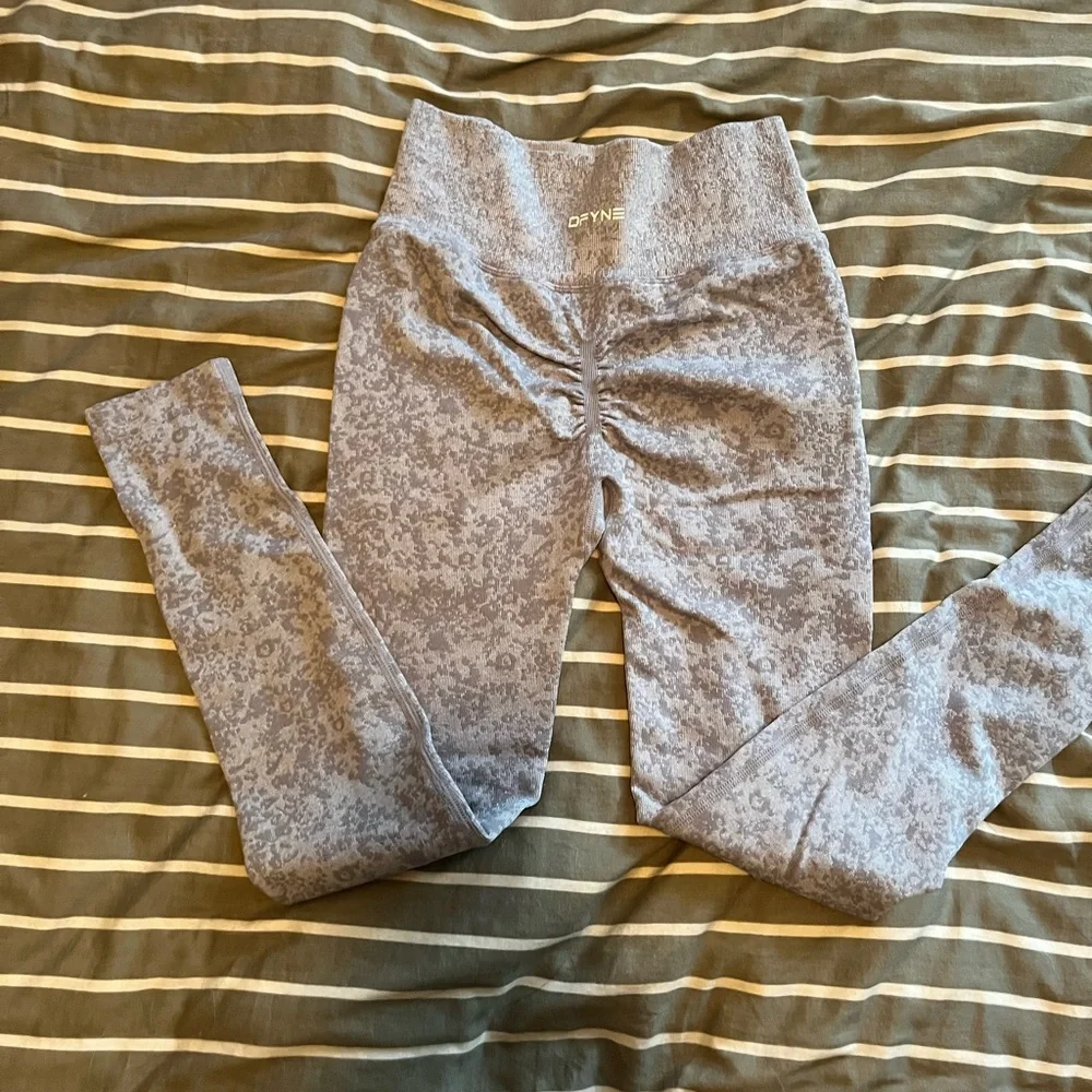 DFYNE revive urban camo scrunch leggings - Picture 3 of 3